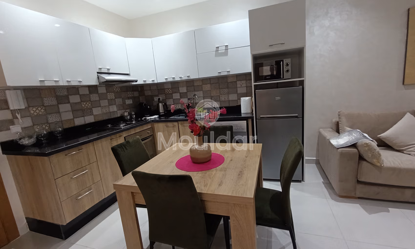 شقة للإيجار مع شرفة في الطابق الثاني شقة للإيجار مع شرفة في الطابق الثاني