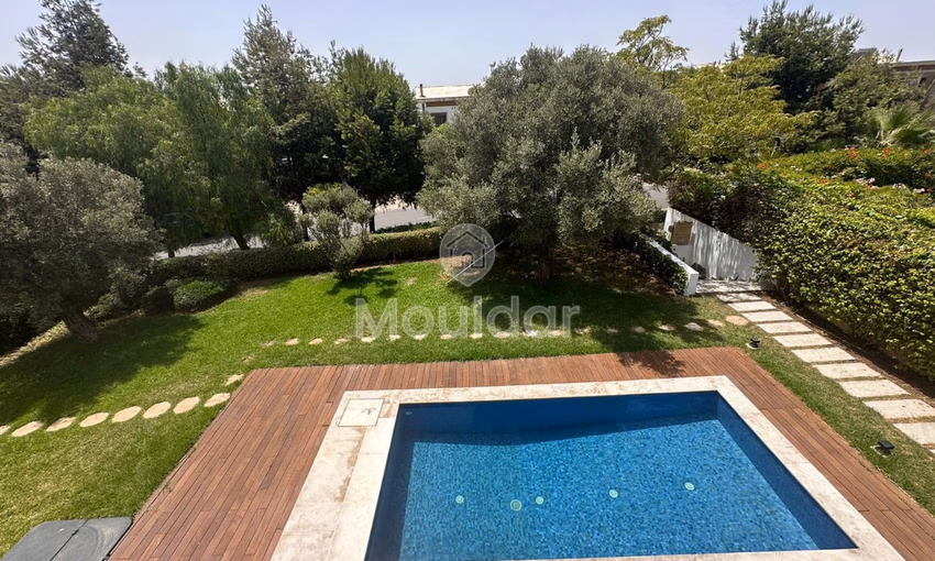 Villa for rent in Bouskoura, 5 bedrooms, Green Town sector, 848 m².