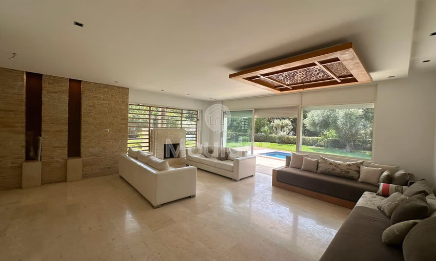 Villa for rent in Bouskoura, 5 bedrooms, Green Town sector, 848 m².