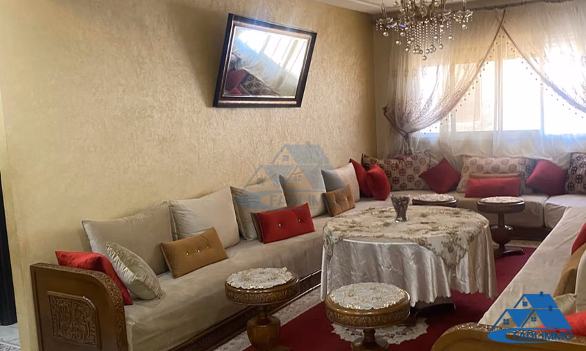 Appartement à louer avec balcon au deuxième étage