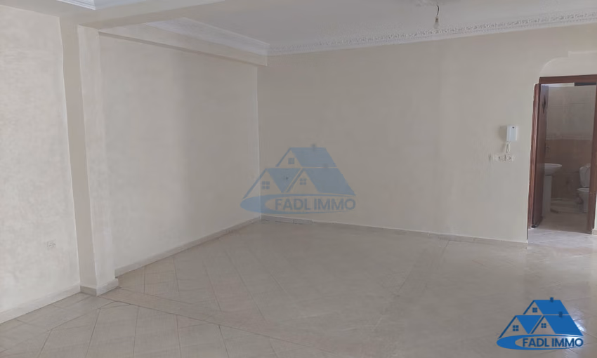 شقة للبيع في الطابق الرابع شقة للبيع في الطابق الرابع