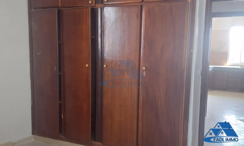 شقة للبيع في الطابق الرابع شقة للبيع في الطابق الرابع