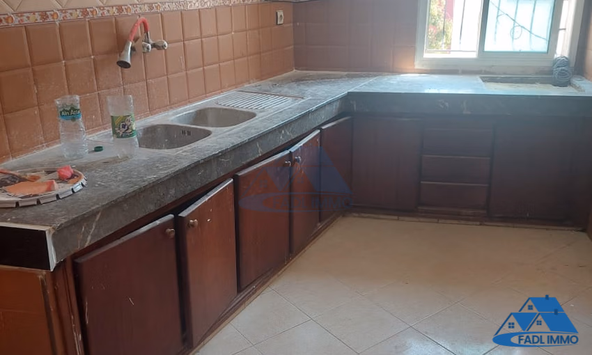 شقة للبيع في الطابق الرابع شقة للبيع في الطابق الرابع