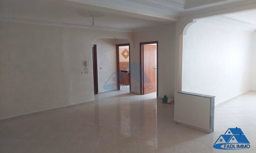 شقة للبيع في الطابق الرابع شقة للبيع في الطابق الرابع