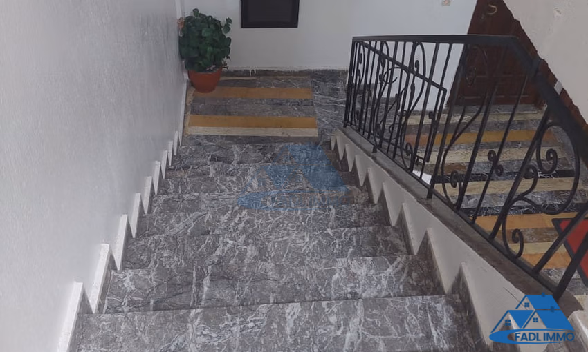 شقة للبيع في الطابق الرابع شقة للبيع في الطابق الرابع