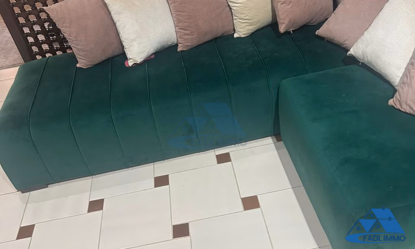 شقة للبيع مع حديقة في الطابق الأول شقة للبيع مع حديقة في الطابق الأول