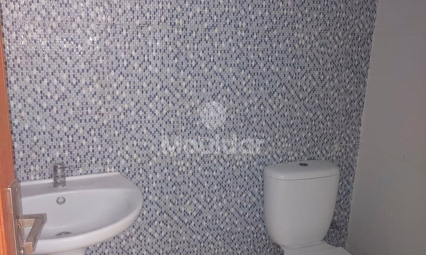 شقة للبيع في الطابق الثامن شقة للبيع في الطابق الثامن