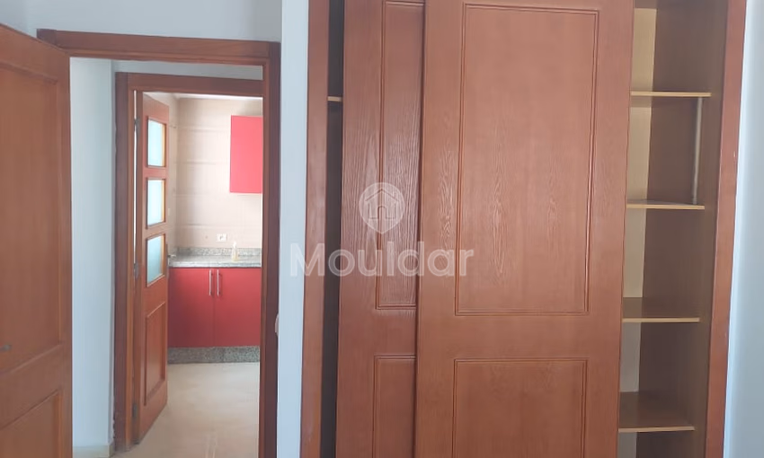 شقة للبيع في الطابق الثامن شقة للبيع في الطابق الثامن