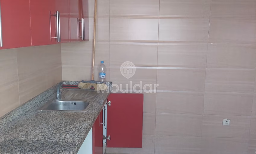 شقة للبيع في الطابق الثامن شقة للبيع في الطابق الثامن