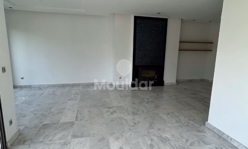 Appartement à louer avec parking au premier étage