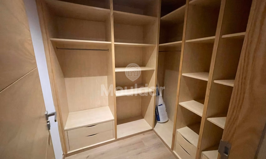 Villa à Louer à Bouskoura - 4 Chambres, 1600 m²