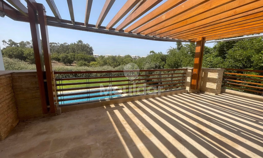 Villa à Louer à Bouskoura - 4 Chambres, 1600 m²