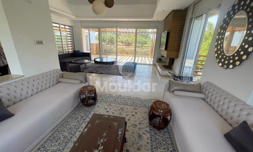 Villa à Louer à Bouskoura - 4 Chambres, 1600 m²