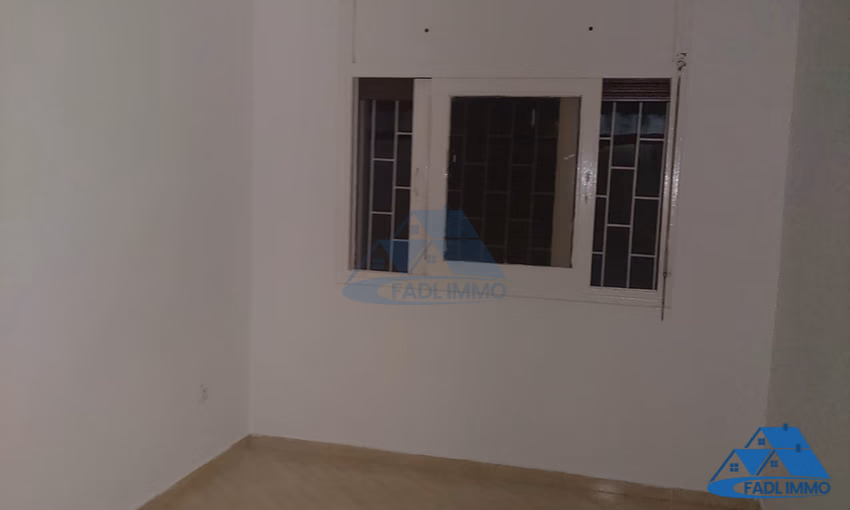 Studio à louer au premier étage