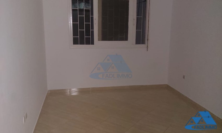 Studio à louer au premier étage