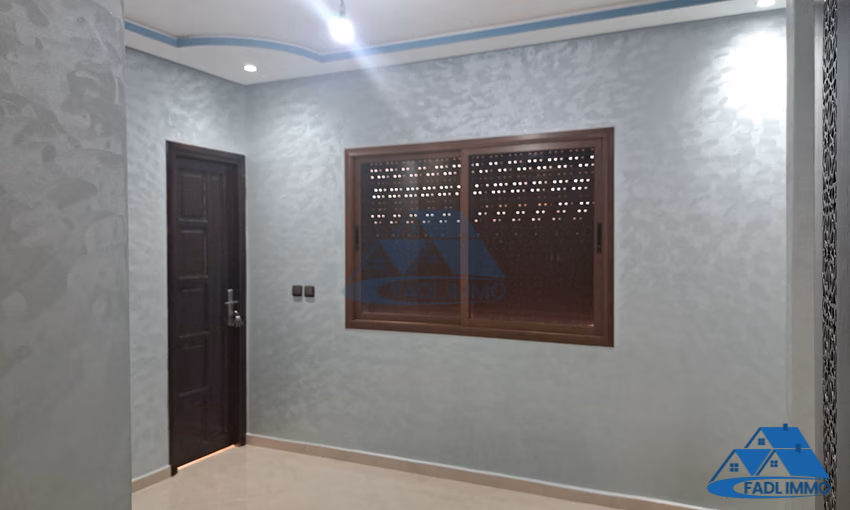 منزل للبيع مع موقف سيارات و طابقين