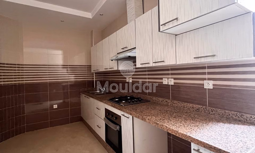 شقة للبيع في الطابق الأول