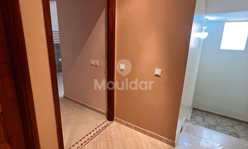 شقة للبيع في الطابق الأول شقة للبيع في الطابق الأول