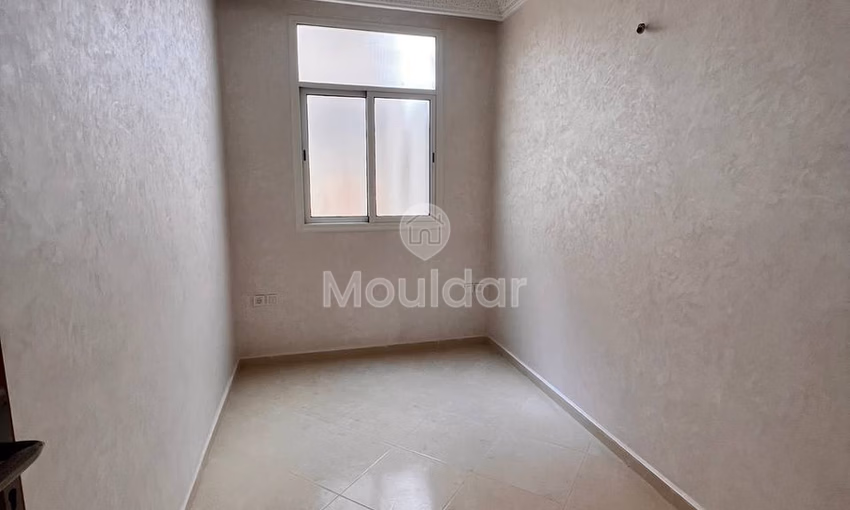 شقة للبيع في الطابق الأول شقة للبيع في الطابق الأول