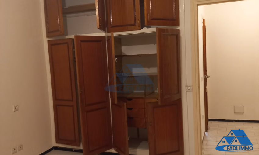 شقة للبيع مع تراس في الطابق الرابع