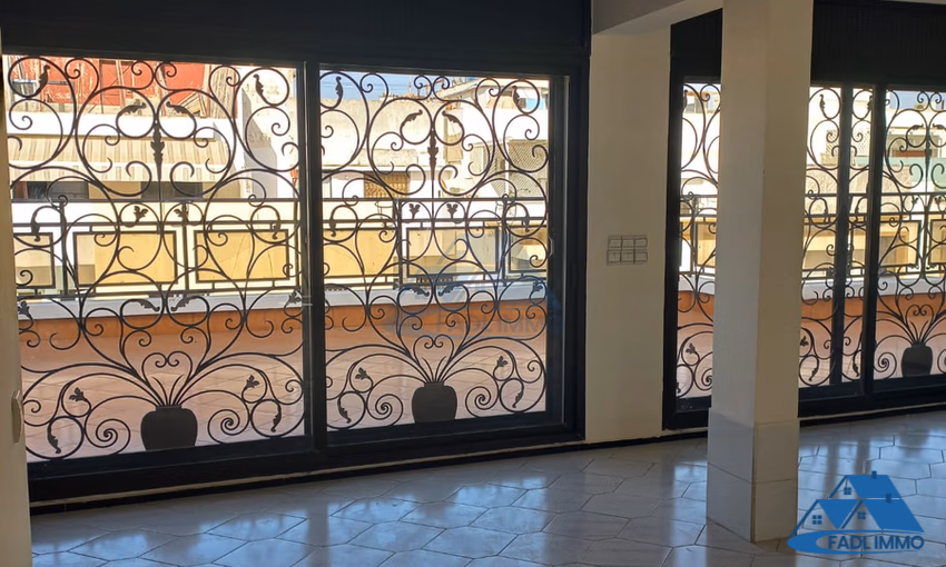 شقة للبيع مع تراس في الطابق الرابع