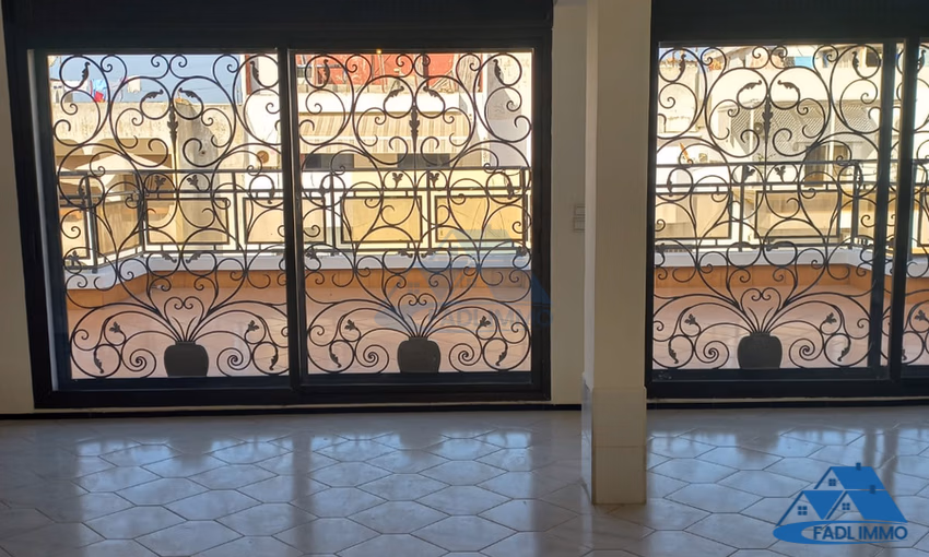 شقة للبيع مع تراس في الطابق الرابع