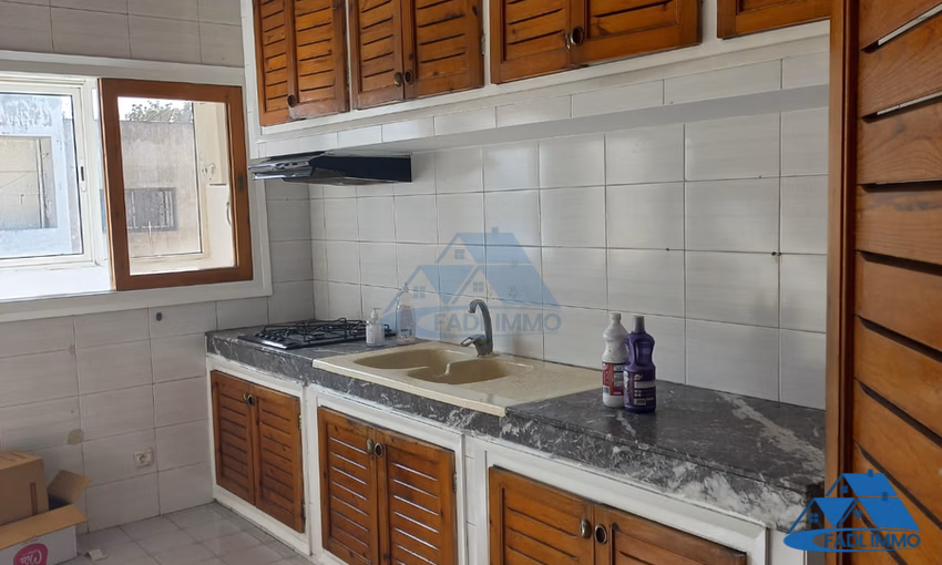 شقة للبيع مع تراس في الطابق الرابع