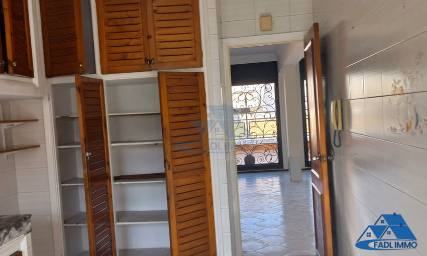 شقة للبيع مع تراس في الطابق الرابع