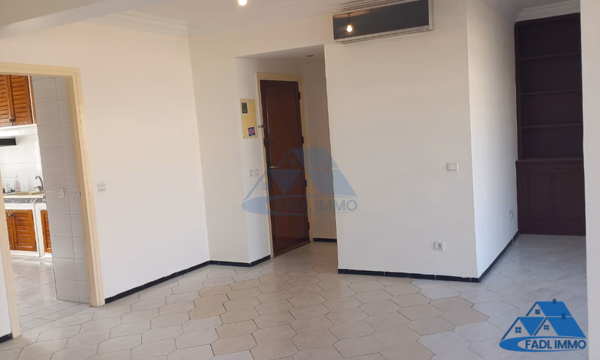 شقة للبيع مع تراس في الطابق الرابع