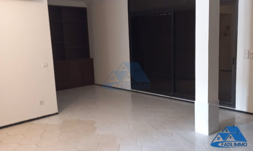 شقة للبيع مع تراس في الطابق الرابع