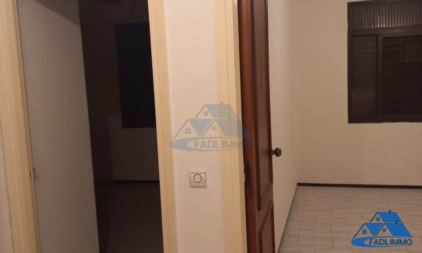 شقة للبيع مع تراس في الطابق الرابع