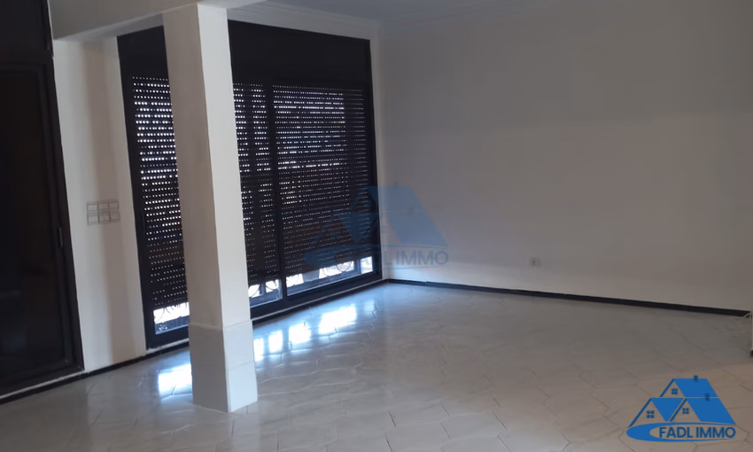 شقة للبيع مع تراس في الطابق الرابع