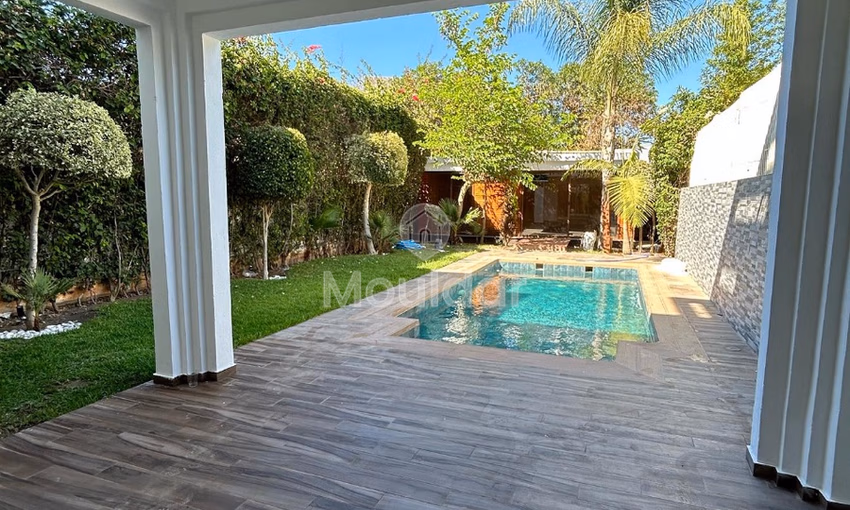 فيلا للإيجار مع مسبح