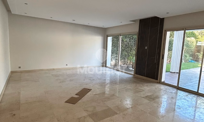 فيلا للإيجار مع مسبح