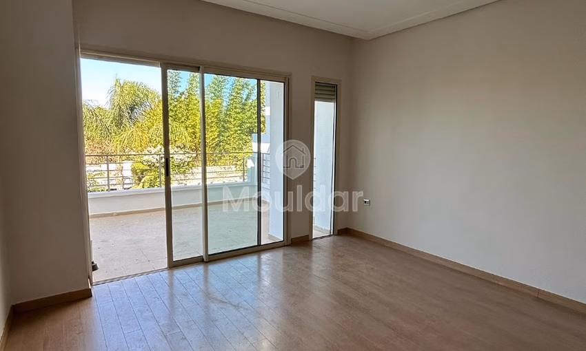 فيلا للإيجار مع مسبح