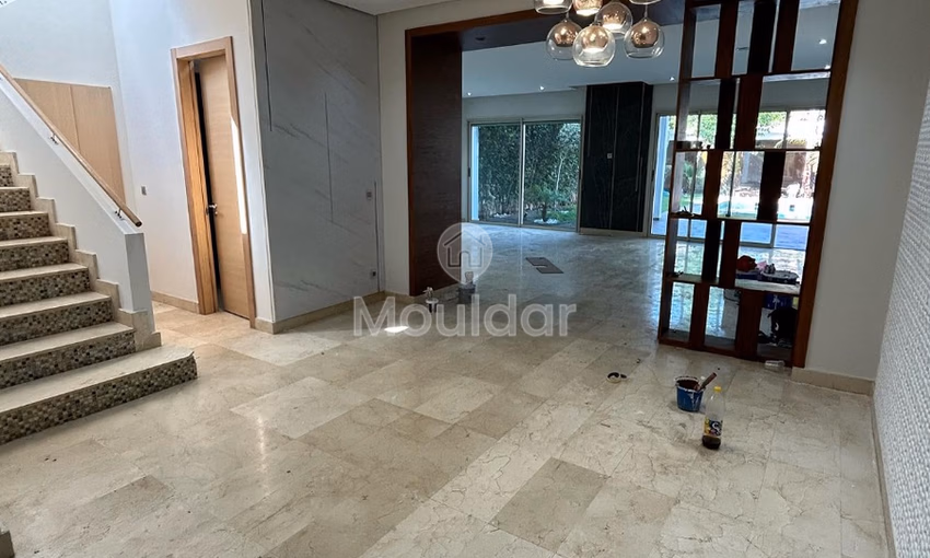 فيلا للإيجار مع مسبح