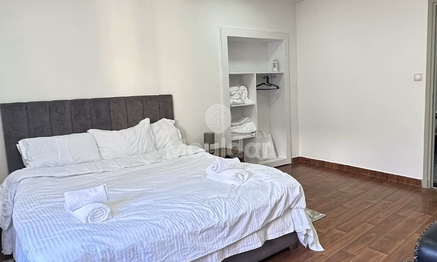 شقة للإيجار في الطابق الرابع