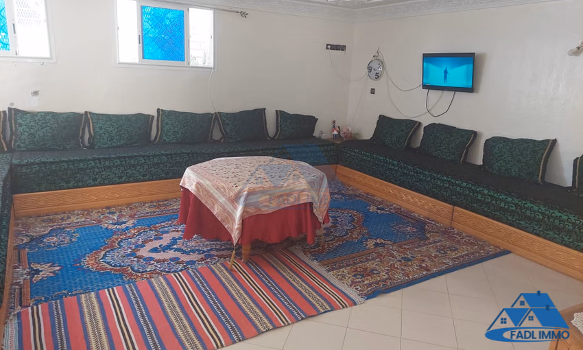 فيلا للبيع مع تراس و ثلاثة طوابق فيلا للبيع مع تراس و ثلاثة طوابق