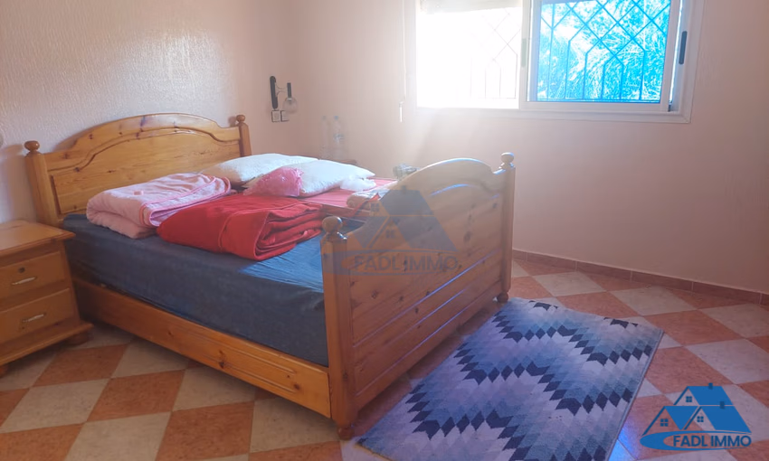 فيلا للبيع مع تراس و ثلاثة طوابق فيلا للبيع مع تراس و ثلاثة طوابق