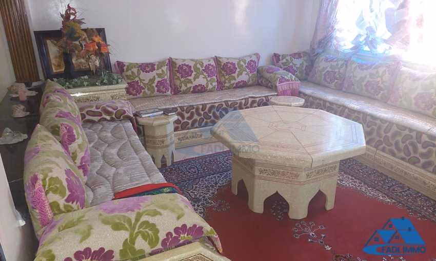 فيلا للبيع مع تراس و ثلاثة طوابق فيلا للبيع مع تراس و ثلاثة طوابق