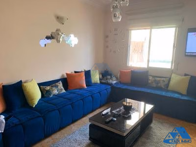 شقة للبيع مع شرفة في الطابق الأول شقة للبيع مع شرفة في الطابق الأول