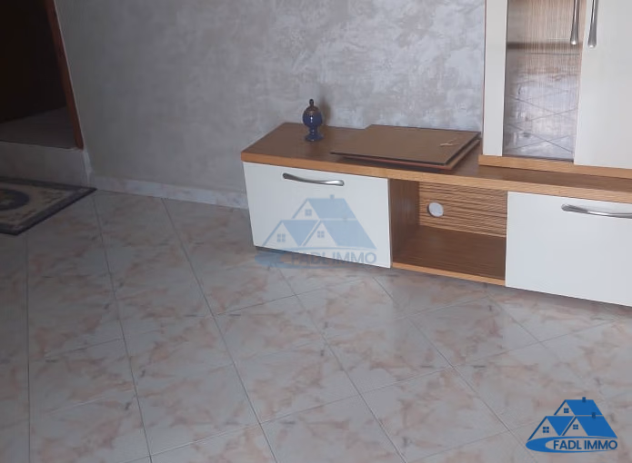 فيلا للبيع مع تراس و طابقين