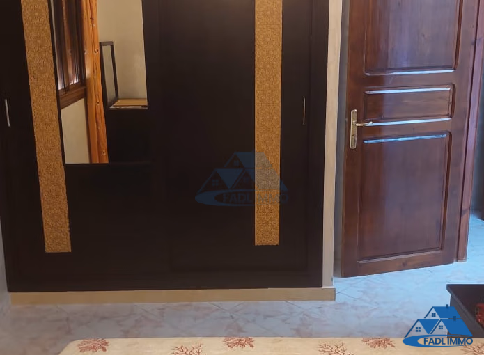 فيلا للبيع مع تراس و طابقين