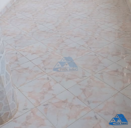 فيلا للبيع مع تراس و طابقين