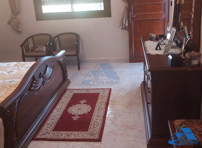 فيلا للبيع مع تراس و طابقين