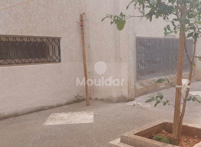 Villa à vendre avec terrasse et deux étages Villa à vendre avec terrasse et deux étages