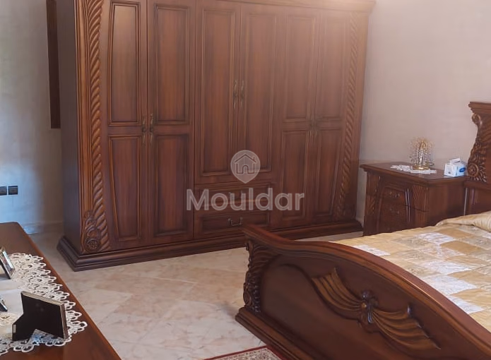 Villa à vendre avec terrasse et deux étages Villa à vendre avec terrasse et deux étages