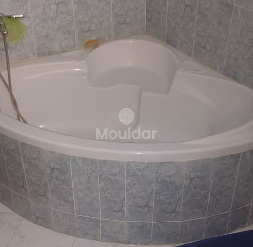 Villa à vendre avec terrasse et deux étages Villa à vendre avec terrasse et deux étages