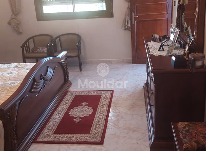 Villa à vendre avec terrasse et deux étages Villa à vendre avec terrasse et deux étages