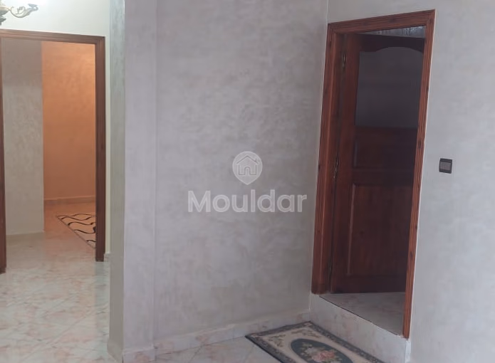 Villa à vendre avec terrasse et deux étages Villa à vendre avec terrasse et deux étages